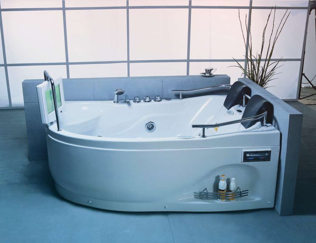 Угловые ванны оптимальное использование пространства.